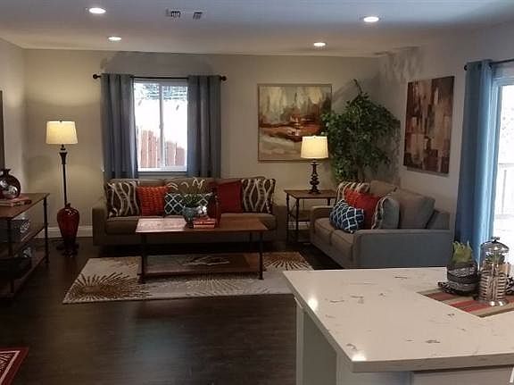 3rd image of 4452 White Oak Ct