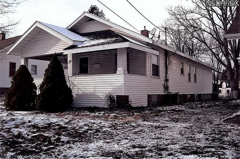 1st image of 39 E Margaret Ave