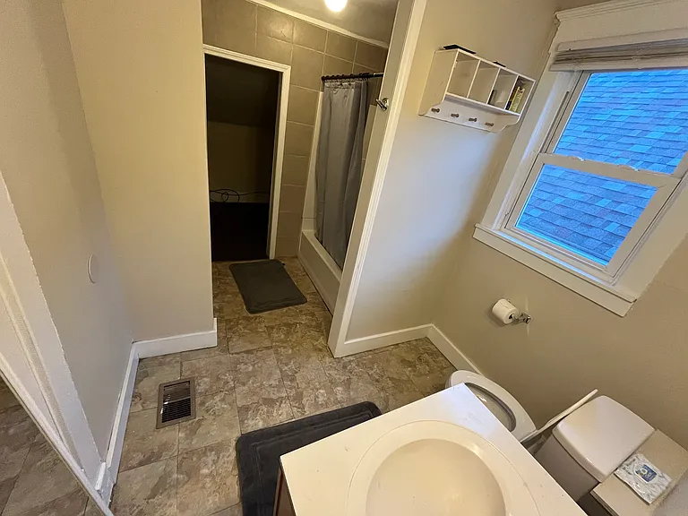 2318 Hale Ave — Photo 6