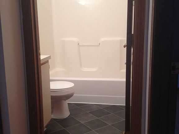 5th image of 1990 Aaron Dr APT D