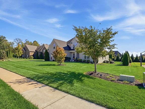 3rd image of 179 Knoxleigh Way