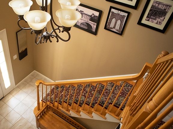 3rd image of 5 Woodmere Ct