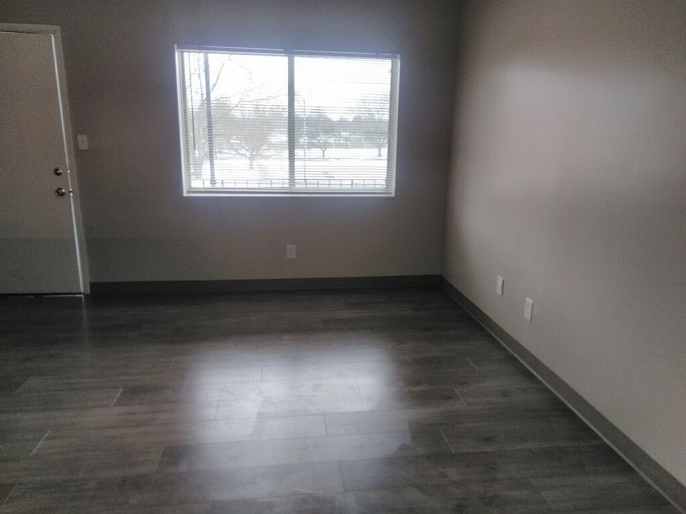 2nd image of 685 Sherman St #20