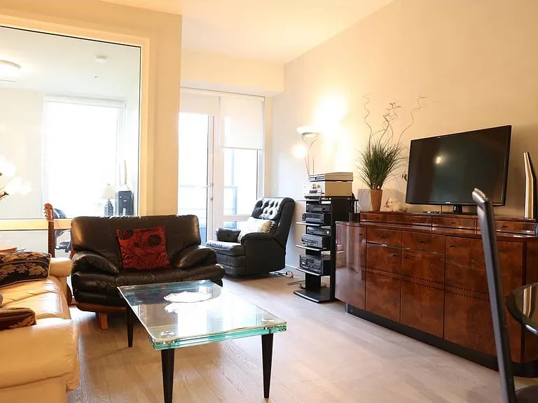 4488 Cambie St #306 — Photo 3