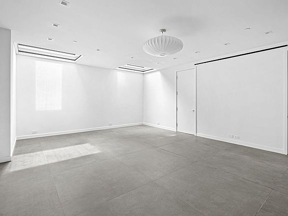 5th image of 206 N 8th St