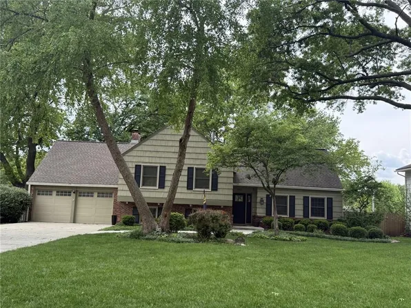 9640 Canterbury St, Overland Park, KS 66206