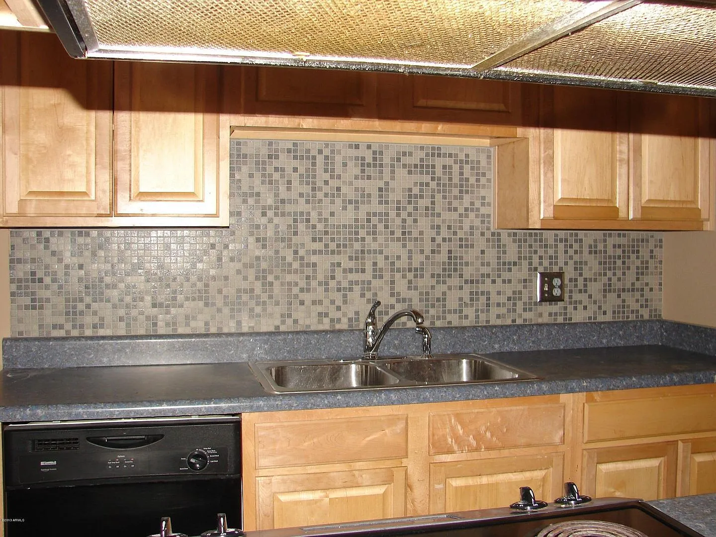 2 bed, 1.0 bath, 988 sqft, $1,300 — Photo 4