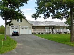 642 Ridge Rd, Plymouth, ME 04969