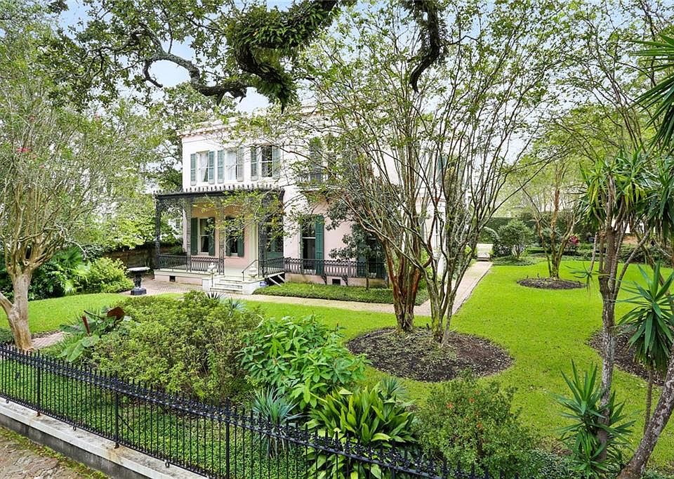 1st image of 2520 Prytania St