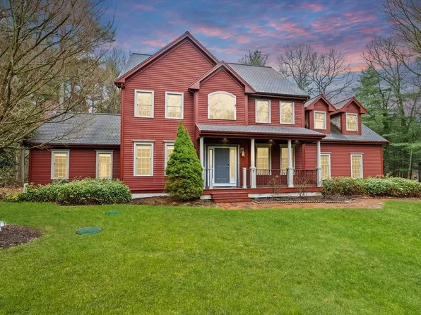 2 Plumfield Ln, Bridgewater, MA 02324