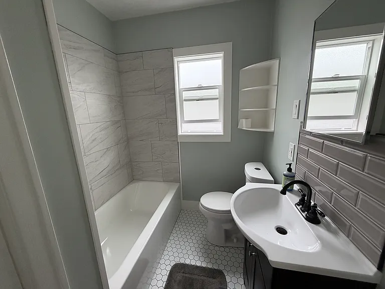 235 Columbia St — Photo 16