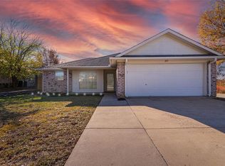 215 Apache Trl, Alvarado, TX 76009