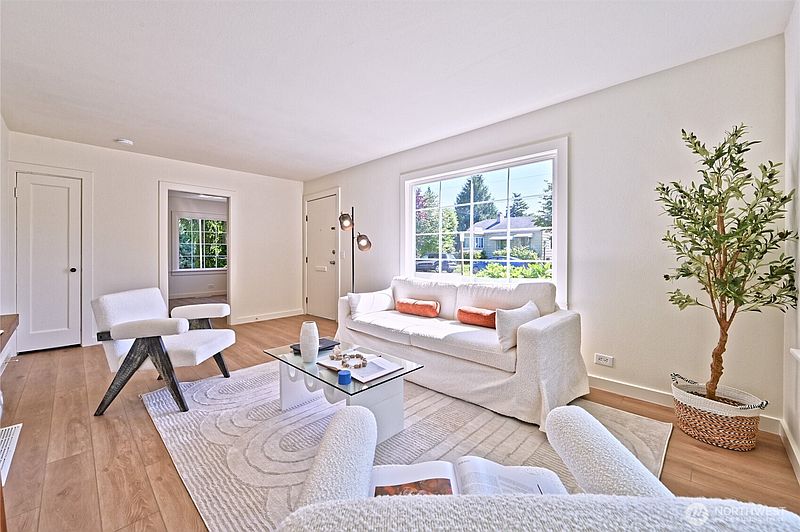 2nd image of 421 Wells Avenue N