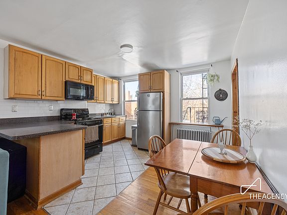 5th image of 179 28th St #3