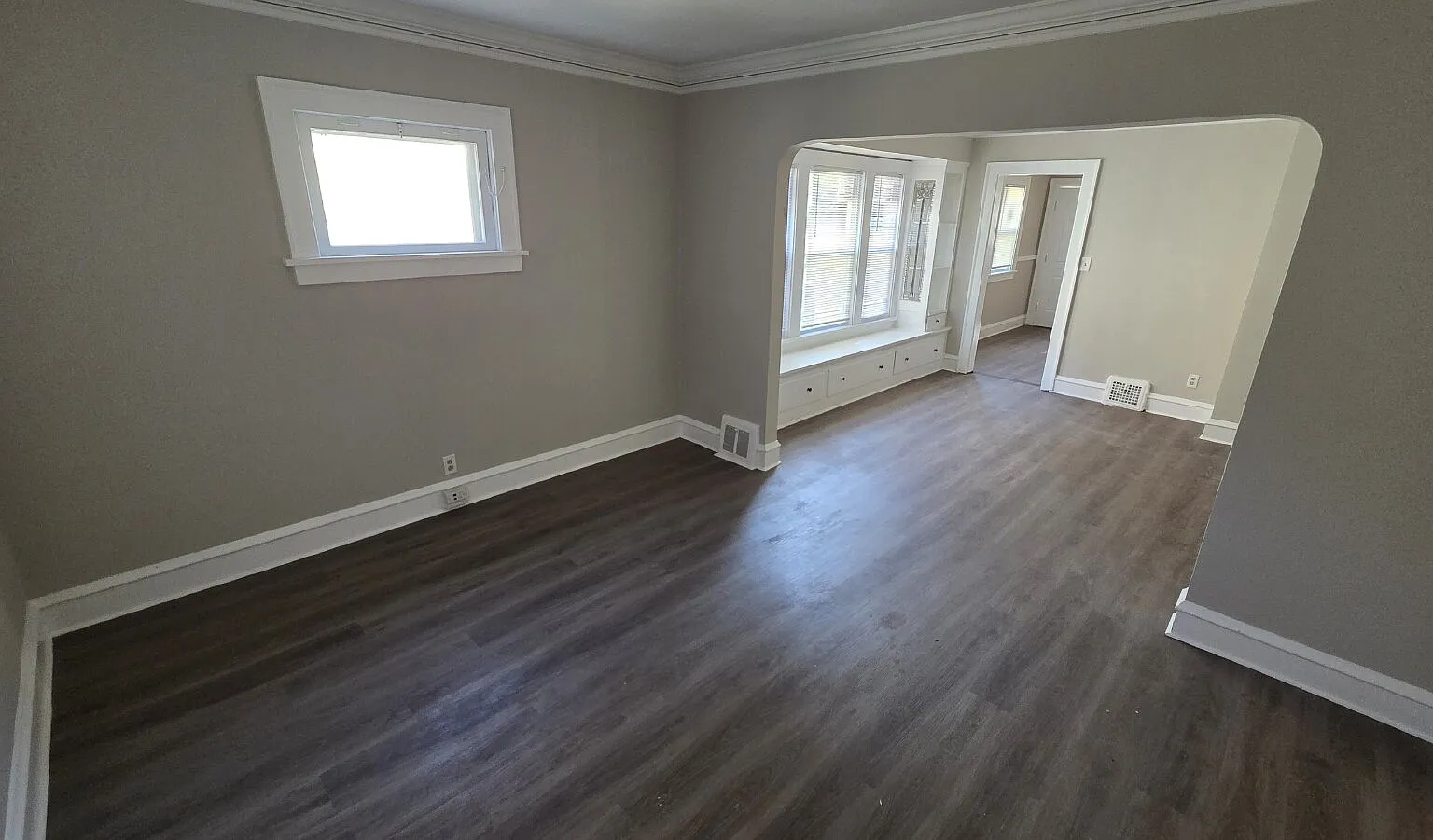 Studio, $1,050 — Photo 1