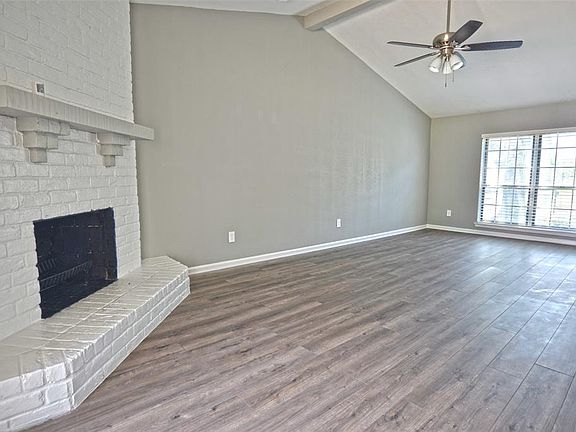 4th image of 403 Gleneagles Dr