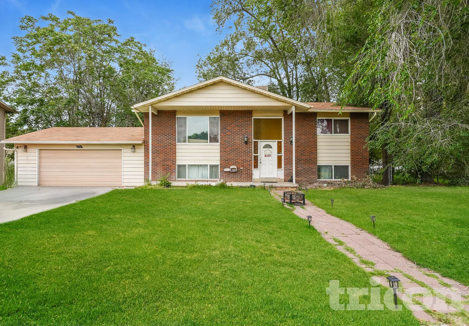 1066 W 2600 N Clinton UT — Photo 1