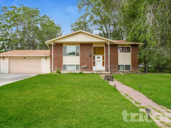 1066 W 2600 N, Clinton, UT 84015