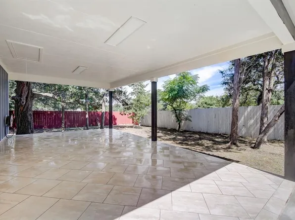 146 Shadow Oak Dr, Bastrop, TX 78602