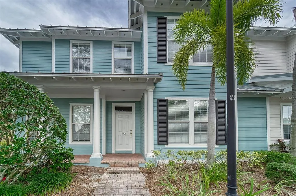 3 bed, 2.5 bath, 2450 sqft, $2,700 — Photo 1