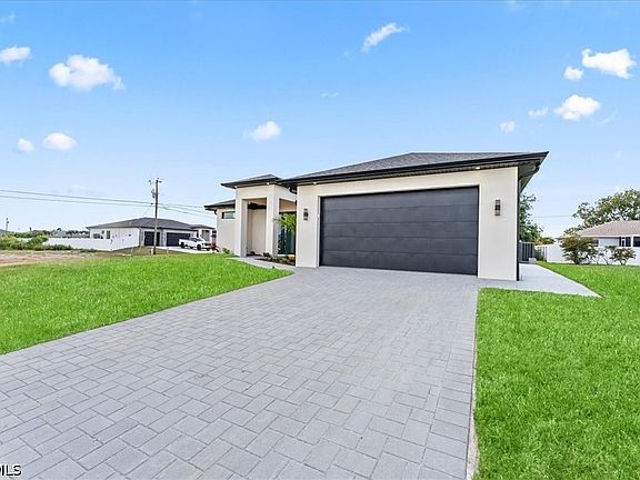 4th image of 1400 NE 18th Ave
