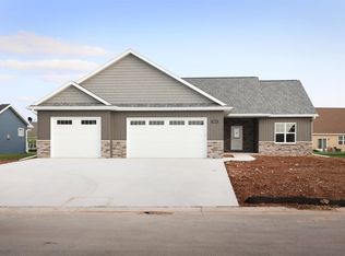 1973 Mimosa Ln, Neenah, WI 54956