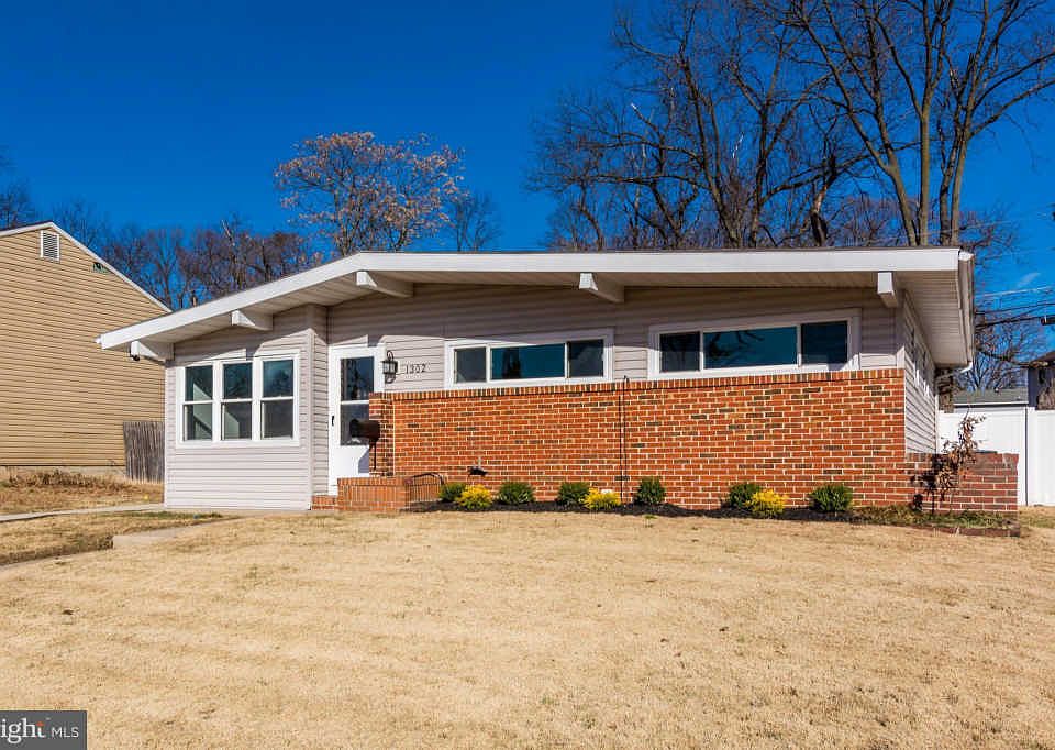 1st image of 1302 Aster Dr
