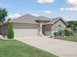 8461 Dunnwood Rd, Claremore, OK 74019