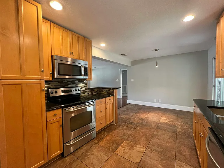 1313 Casa Vale Dr — Photo 5