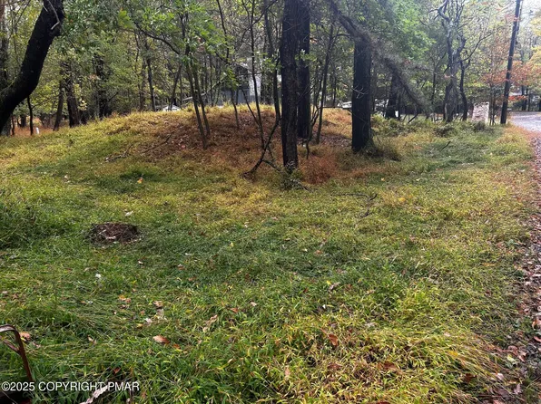 Johns Rd, Effort, PA 18330