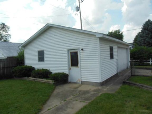 4th image of 900 Camp St