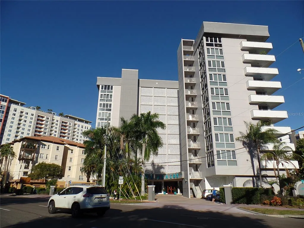 Building Photo - 470 3rd St S #616