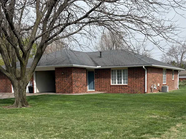 504 W 36th Ave #A, Hutchinson, KS 67502