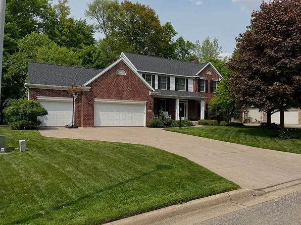 12738 Whisper Ridge Dr, Freeland, MI 48623