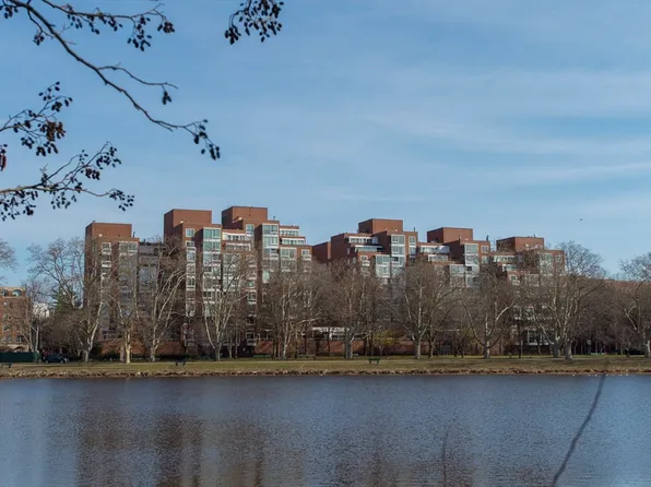 975 Memorial Dr APT 509, Cambridge, MA 02138