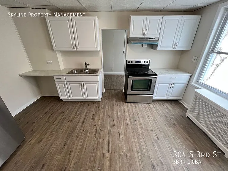 304 S 3rd St — Photo 7