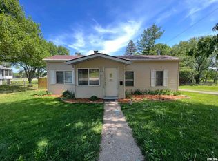 704 N 1st St, Chillicothe, IL 61523