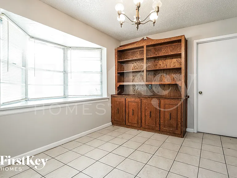 222 Creekwood Ct — Photo 7