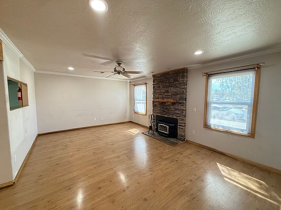 3rd image of 1800 Belmont Rd