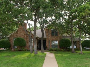 3925 Laurel Ln, Bedford, TX 76021