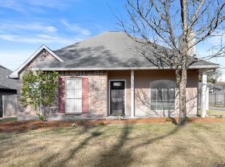 18596 White Oak Dr, Prairieville, LA 70769