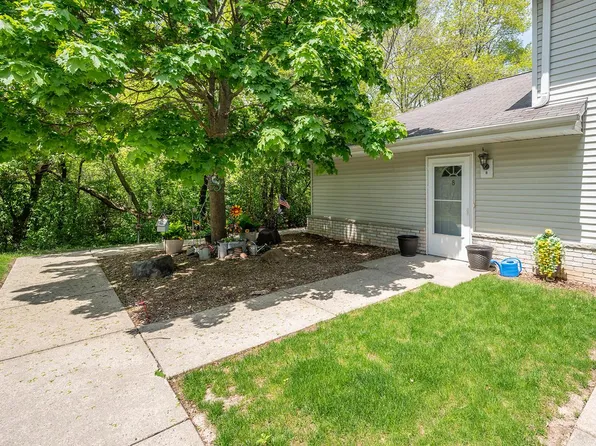 6205 South Creekside DRIVE #8, Cudahy, WI 53110