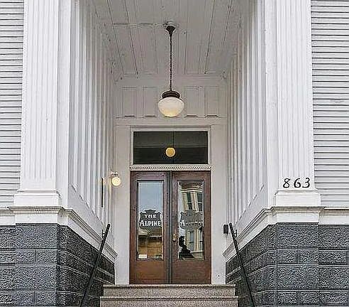 2nd image of 863 Waller St Unit 3