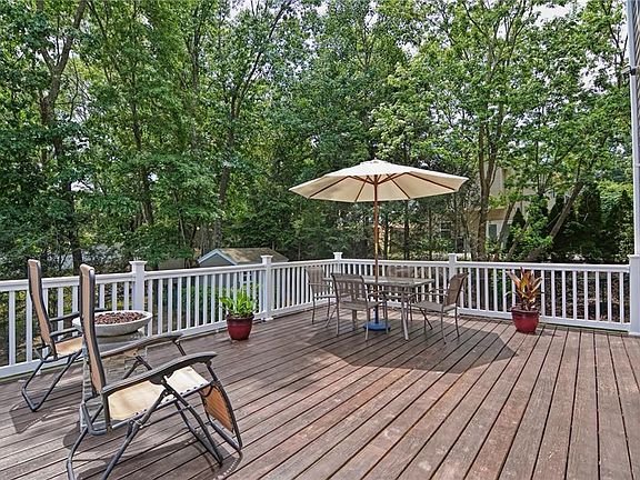4th image of 33 Tartaglia St