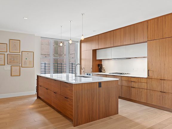 2nd image of 118 W 79th St #8A