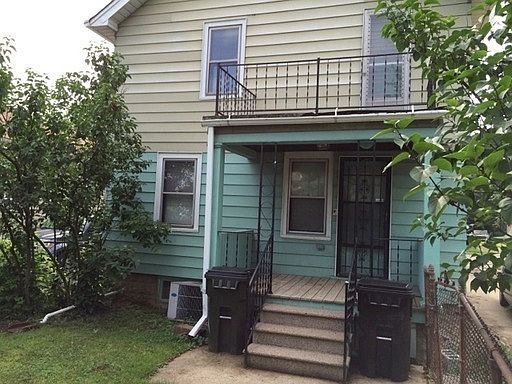 4th image of 868 West River St N