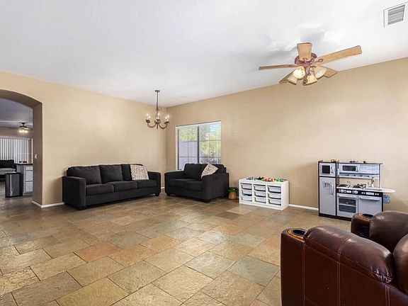 4th image of 17390 W Yavapai St