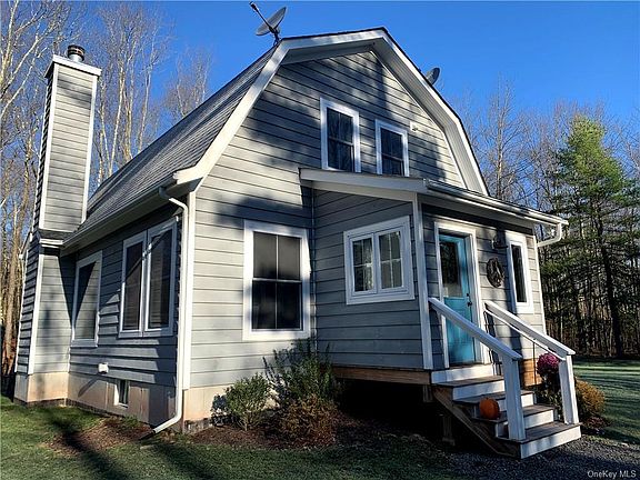 2nd image of 105 Silver Birch Way