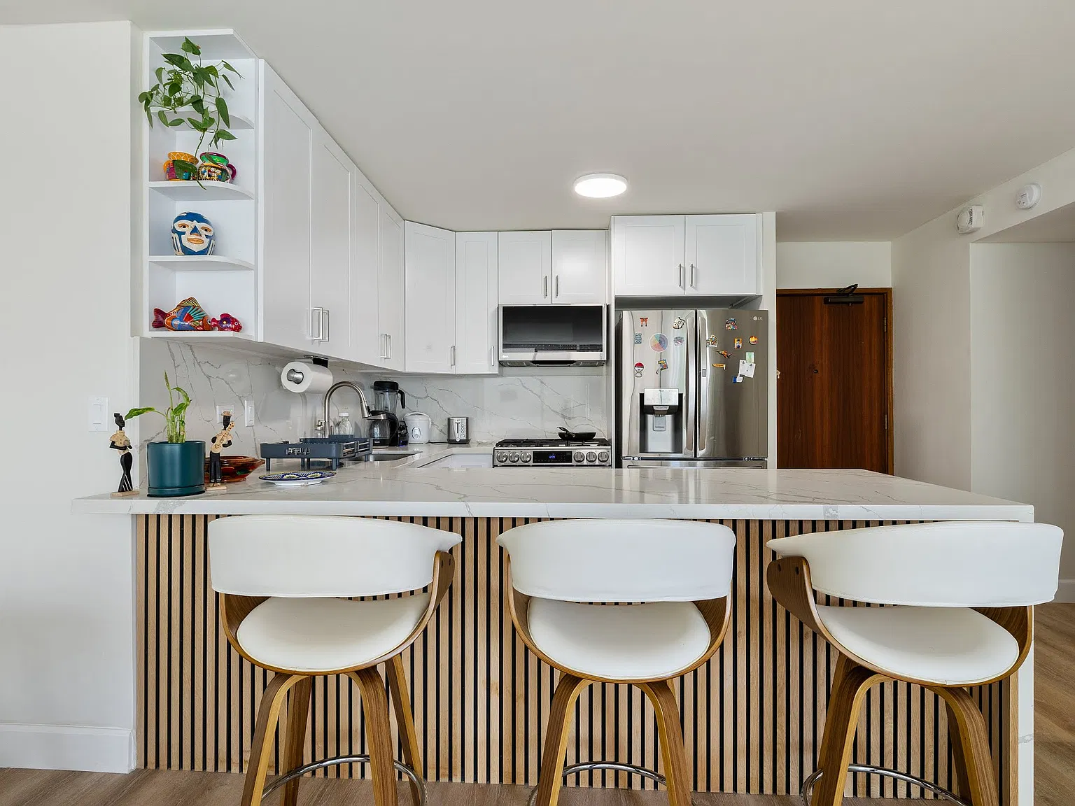 2 bed, 1100 sqft, $4,500 — Photo 1