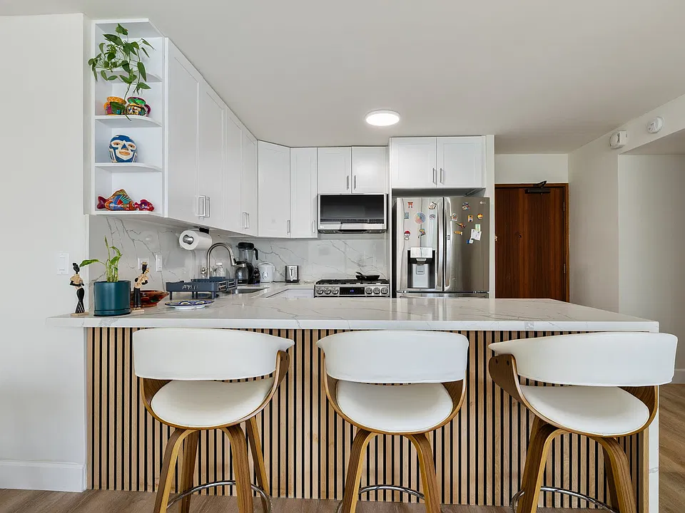 430 Lewers St #602
